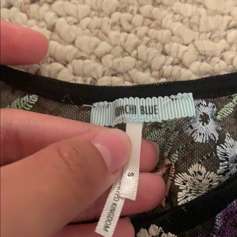 Floral, see thru cropped shirt! - Picture 4 of 4